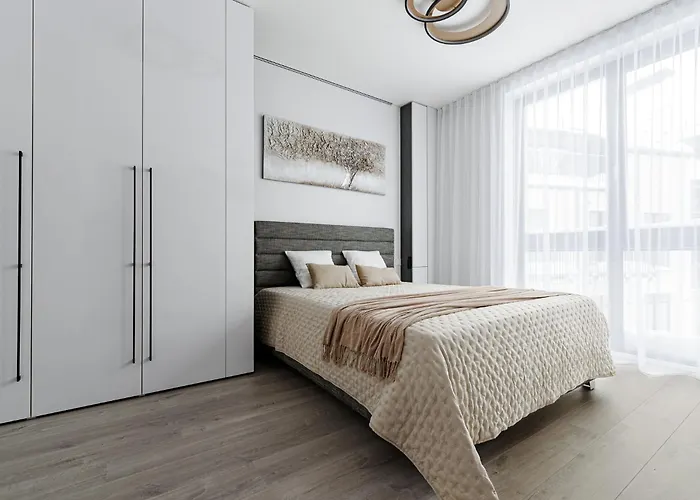 Cohost I Amazing Apt, W-Balcony, A-C And Garage Parking, City Center