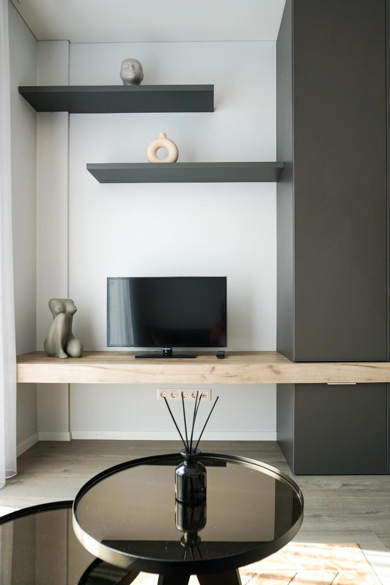 Appartamento Cohost I Amazing Apt, W-balcony, A-c And Garage Parking, Center